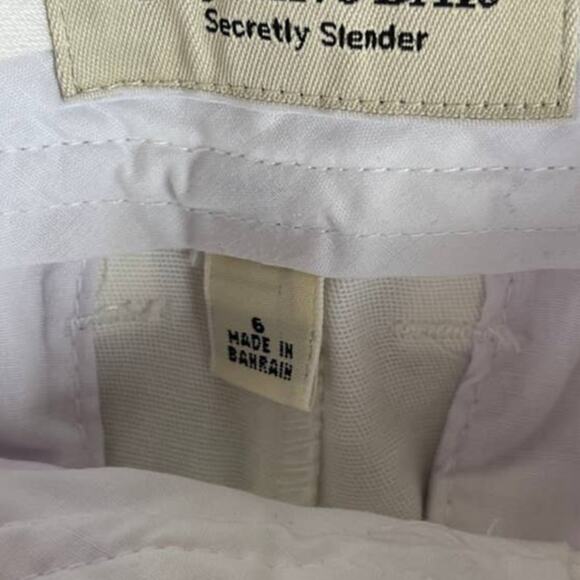 St. John's Bay Womens Size 6 White Capri Pants Zipper Secretly Slender Pockets - Picture 3 of 8